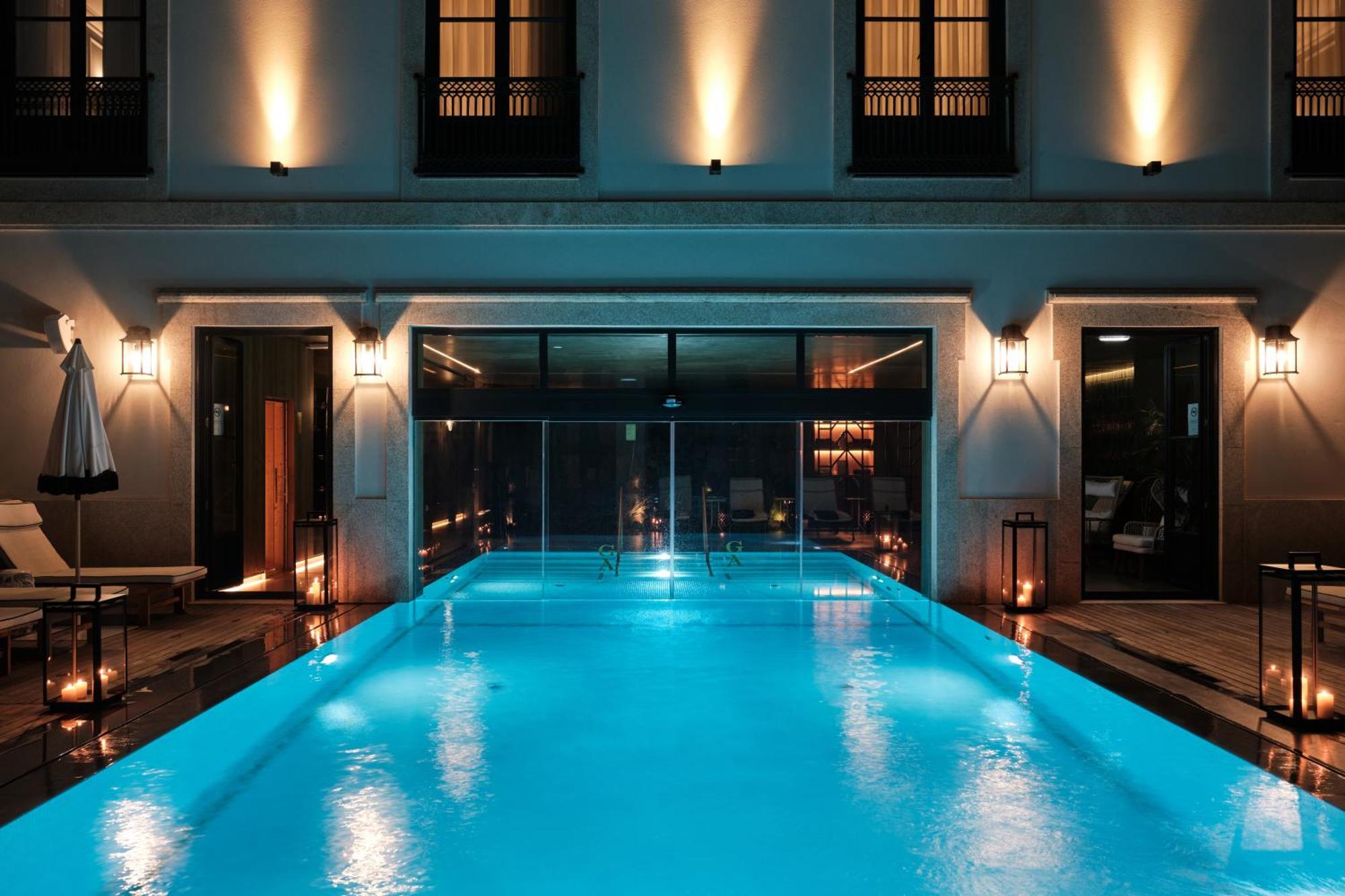 Ga Palace Hotel & Spa, A Xixth-Century Villa Porto Eksteriør bilde The pool at the Hotel Indigo Athens