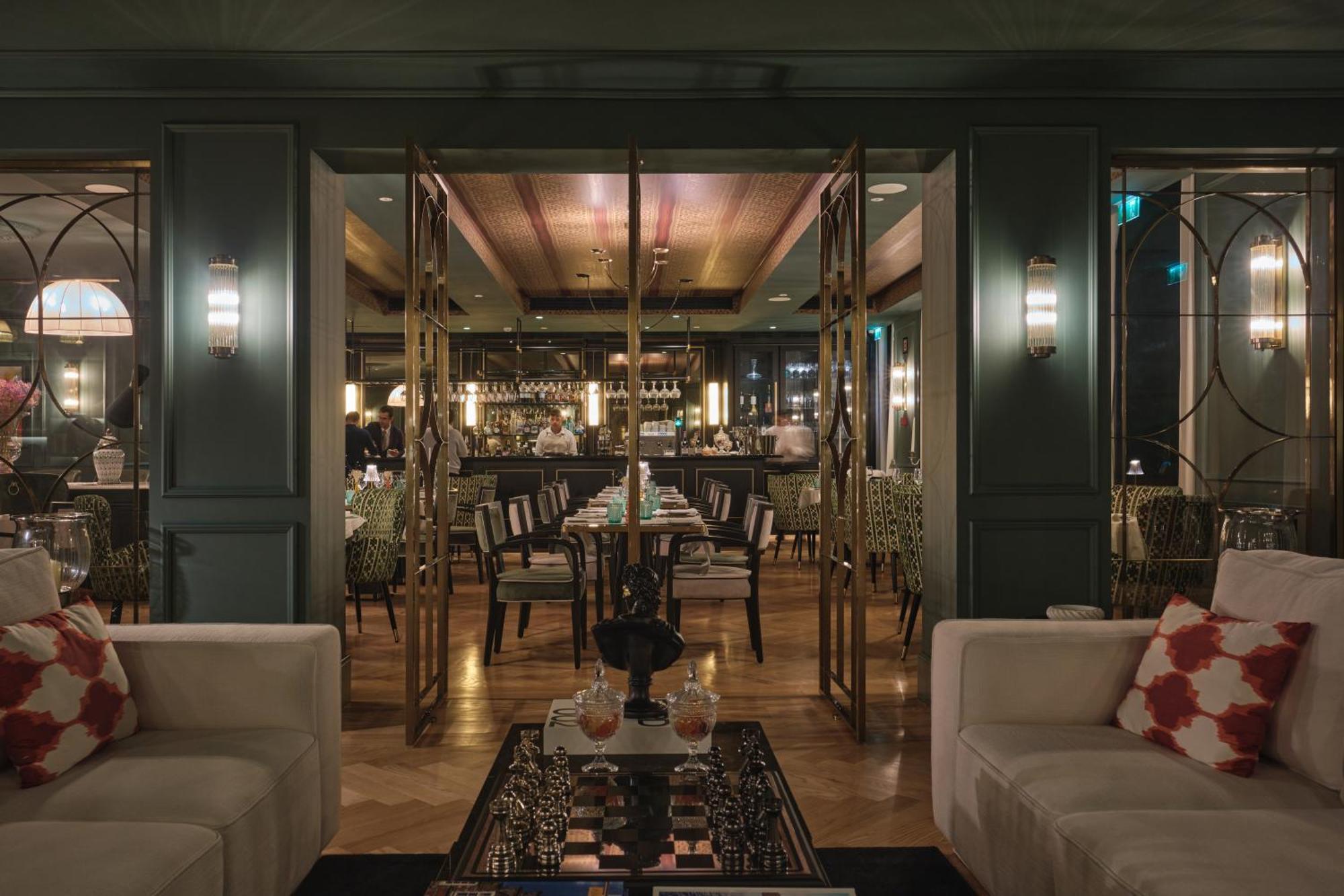 Ga Palace Hotel & Spa, A Xixth-Century Villa Porto Eksteriør bilde The bar at the Mandarin Oriental, London