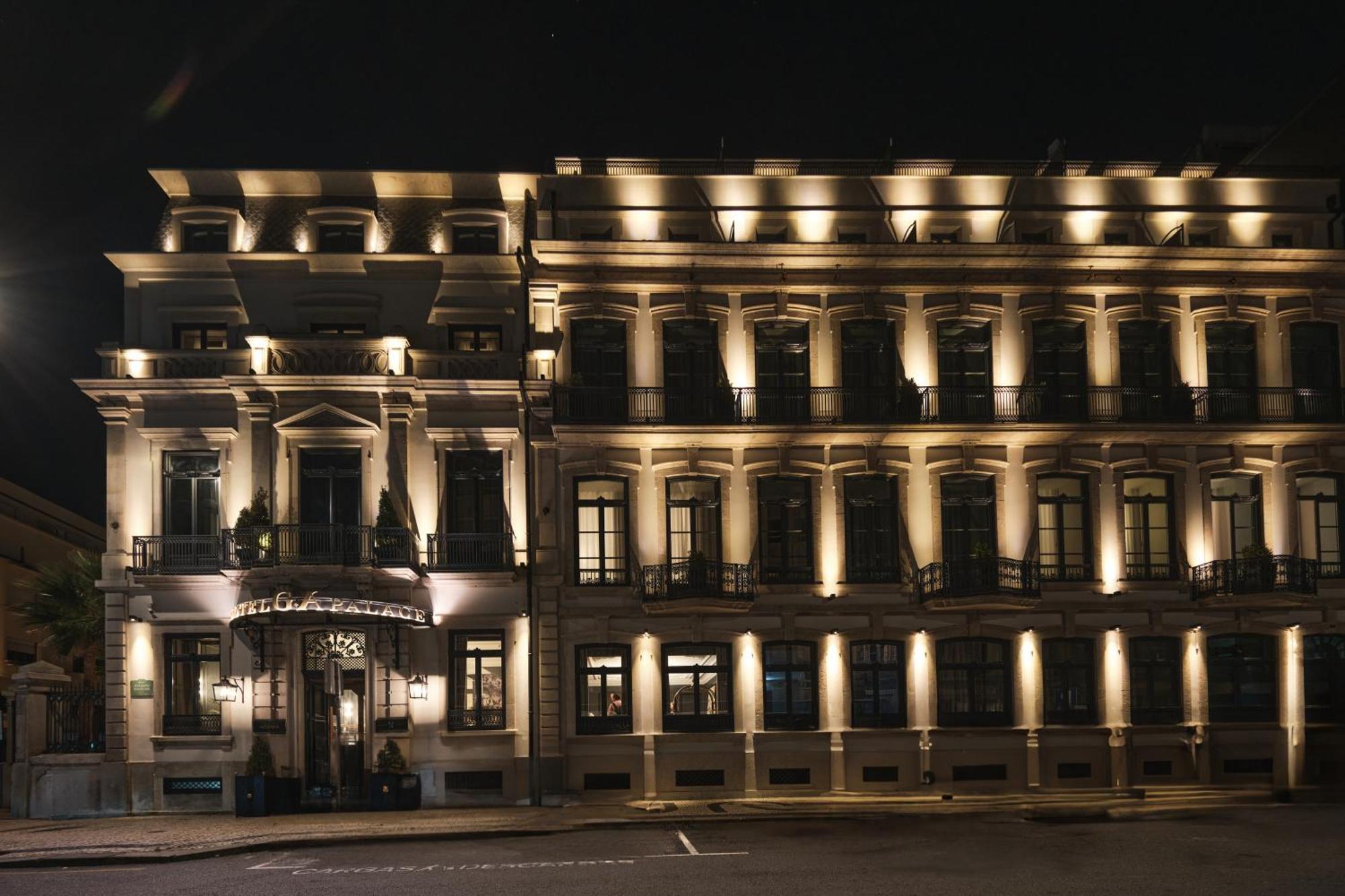 Ga Palace Hotel & Spa, A Xixth-Century Villa Porto Eksteriør bilde The hotel at night