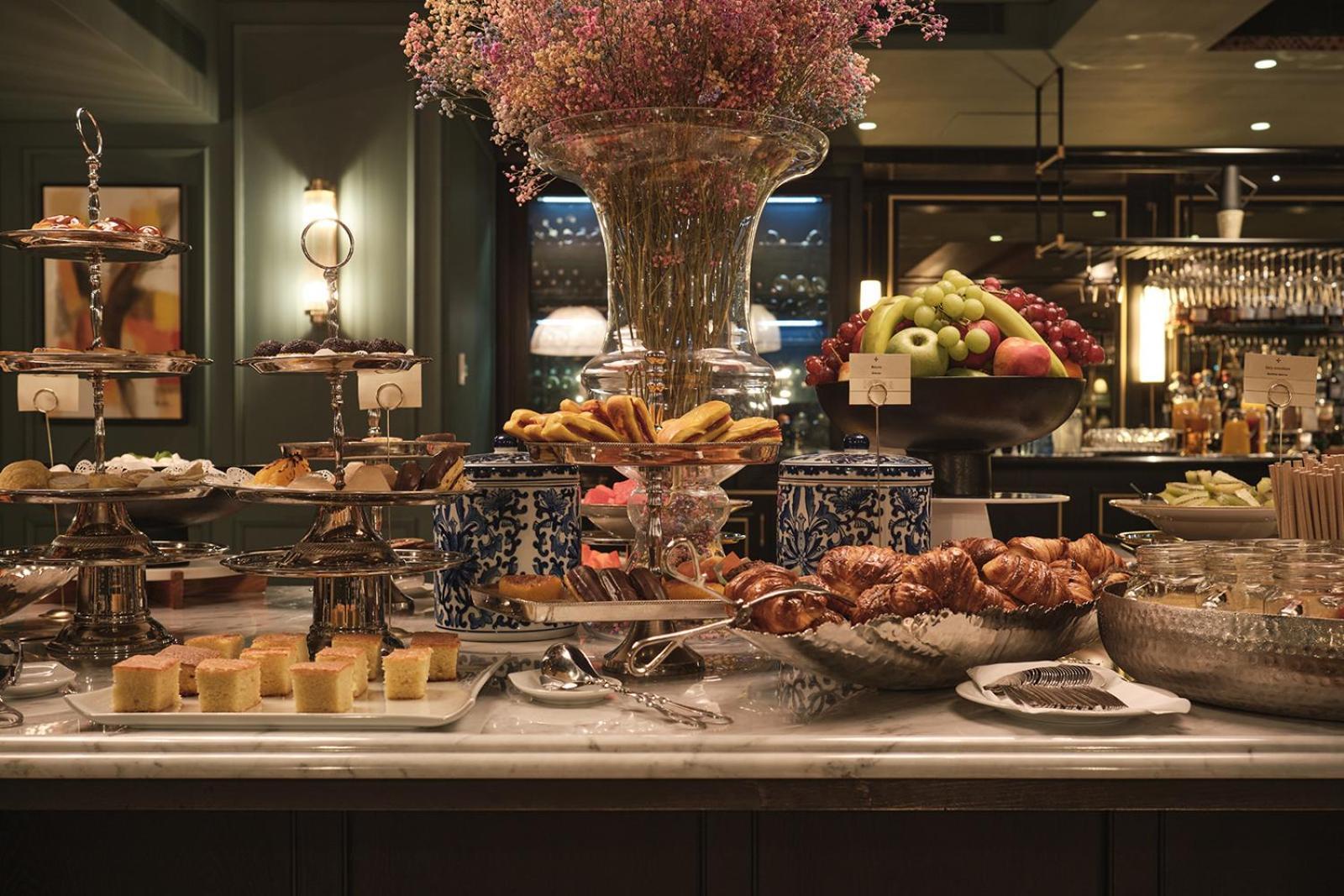 Ga Palace Hotel & Spa, A Xixth-Century Villa Porto Eksteriør bilde A buffet at a restaurant