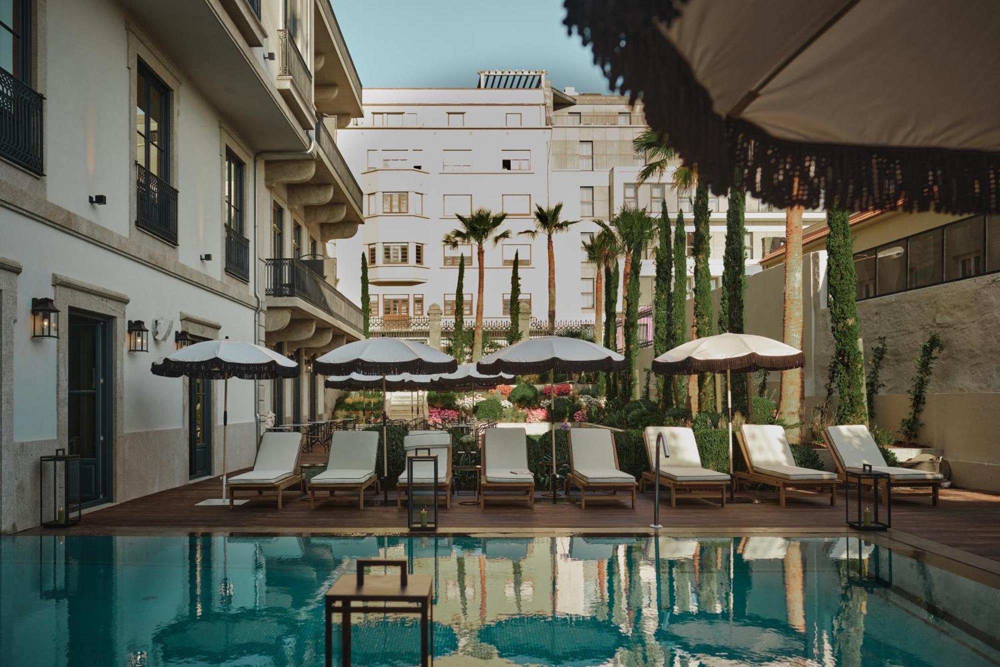 Ga Palace Hotel & Spa, A Xixth-Century Villa Porto Eksteriør bilde The hotel's pool